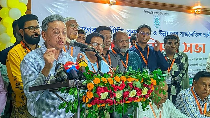 নির্বাচিত সরকার না থাকায় পিছিয়ে যাচ্ছে দেশ: আমীর খসরু