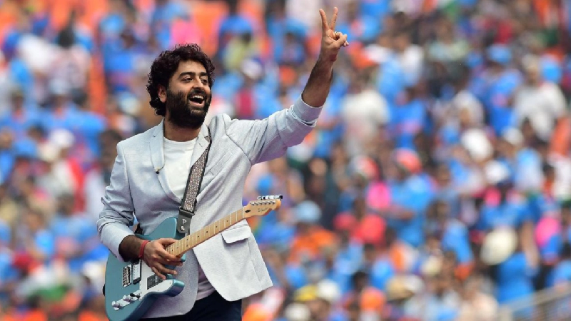 এবার চলচ্চিত্র পরিচালনা করবেন অরিজিৎ সিং