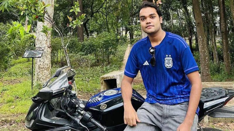 কক্সবাজারে নিখোঁজ পর্যটকের খোঁজে ড্রোন