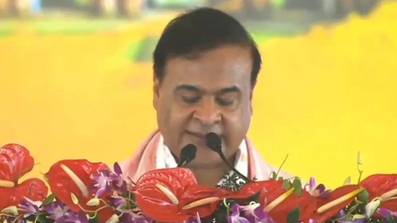 দ্বিতীয়বার আসামের মুখ্যমন্ত্রী হিসেবে শপথ নিলেন হিমন্ত বিশ্ব শর্মা