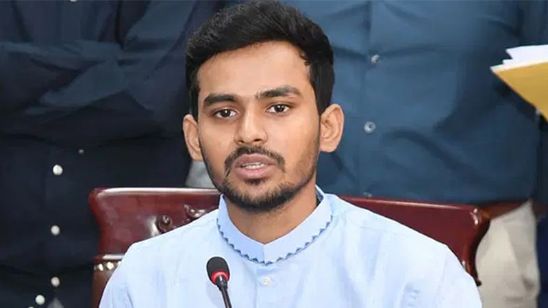 কোনো কোনো রাজনৈতিক দল অস্ত্র মজুত করছে, অভিযোগ আসিফ মাহমুদের
