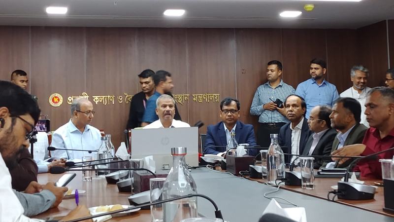 শুধু মধ্যপ্রাচ্যের শ্রমবাজারে আটকে থাকবে না বাংলাদেশ: আসিফ নজরুল