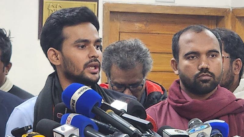 প্রশাসনের ‘কেবলা’ একটি দলের পার্টি অফিসে: আসিফ মাহমুদ