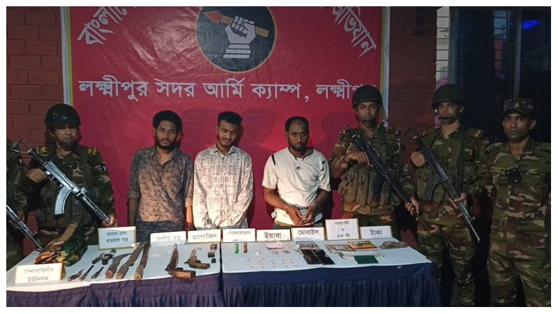 অবসরপ্রাপ্ত সেনা কর্মকর্তার বাড়ি থেকে অস্ত্র ও ইয়াবাসহ তিন যুবক আটক