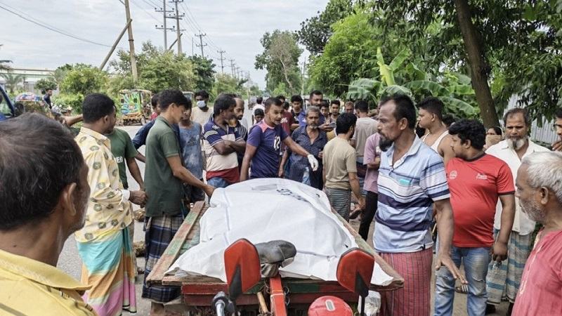 নরসিংদীতে অটোরিকশা-কাভার্ড ভ্যানের সংঘর্ষে নিহত ২