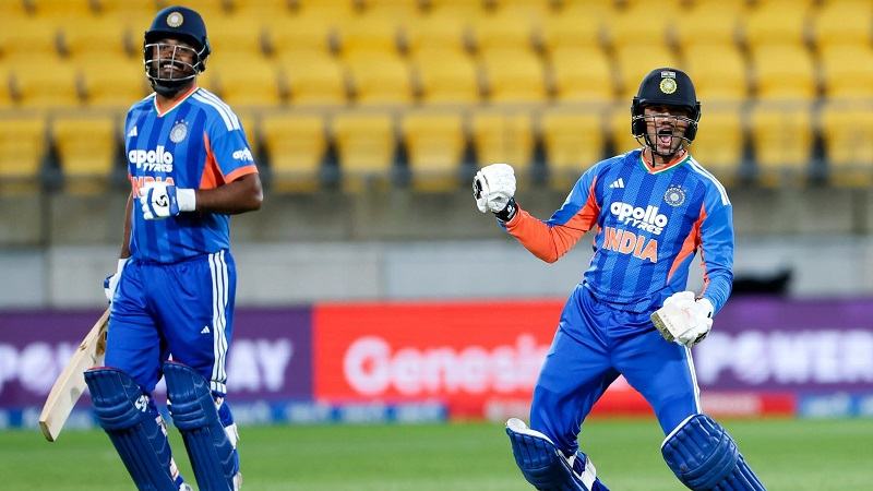 অভিষেক ও সূর্যবংশীর ঝড়ে ৪০ বল হাতে রেখে জিতল ভারত