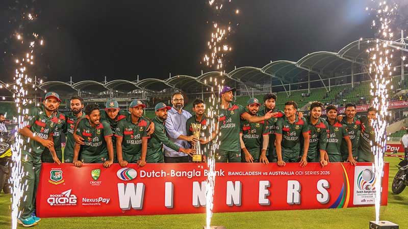 জমজমাট লড়াই জিতে হোয়াইটওয়াশ এড়াল অস্ট্রেলিয়া