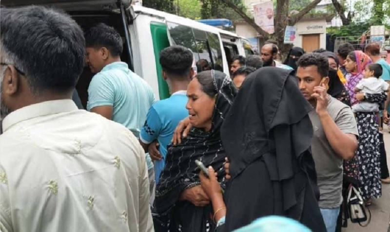 ব্রাহ্মণবাড়িয়ায় পিকআপের ধাক্কায় মা-ছেলেসহ নিহত ৩