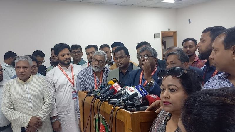 আসন পুনর্বহালে আদালতের রায় বাস্তবায়নের দাবি