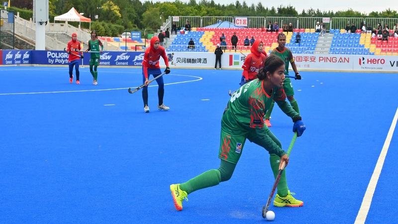 মালয়েশিয়াকে হারিয়ে পঞ্চম বাংলাদেশের মেয়েরা