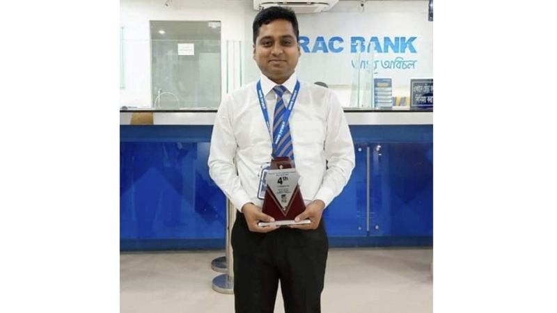 নাটোরে ট্রাক চাপায় ব্যাংক কর্মকর্তার মৃত্যু, স্ত্রীসহ আহত ৫