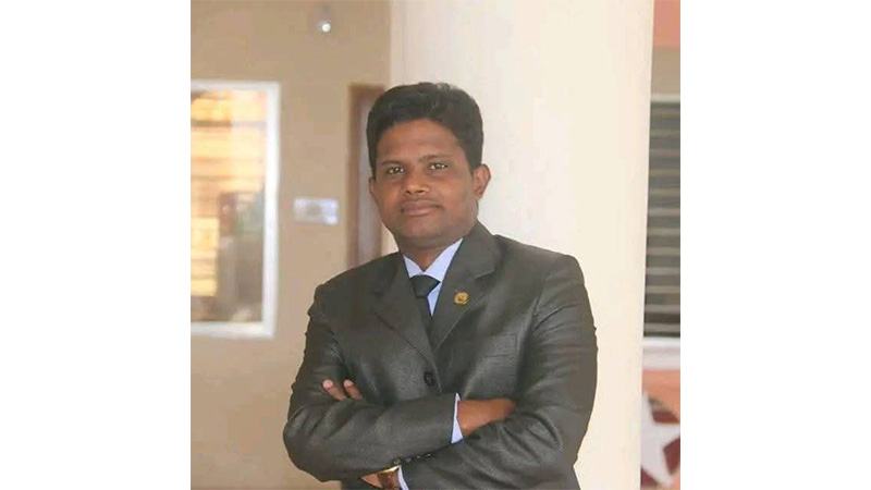 খাল থেকে ববি কর্মকর্তার মরদেহ উদ্ধার