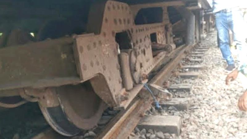 ব্রাহ্মণবাড়িয়ায় ট্রেন লাইনচ্যুত, চট্টগ্রাম-সিলেট যোগাযোগ বন্ধ