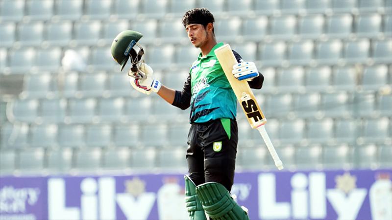 বিফলে জিসানের ৫২ বলে সেঞ্চুরি,  ঢাকার কাছে হারল ৬ উইকেটে
