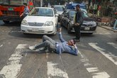 বিডিআর পরিবারের সদস্যদের শাহবাগ অবরোধ