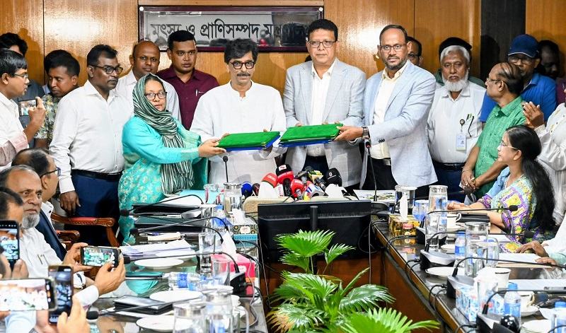 বিএলআরআইয়ের এভিয়ান ইনফ্লুয়েঞ্জা ও গোটপক্সের টিকা খামারি পর্যায়ে পৌঁছে দেয়া হবে