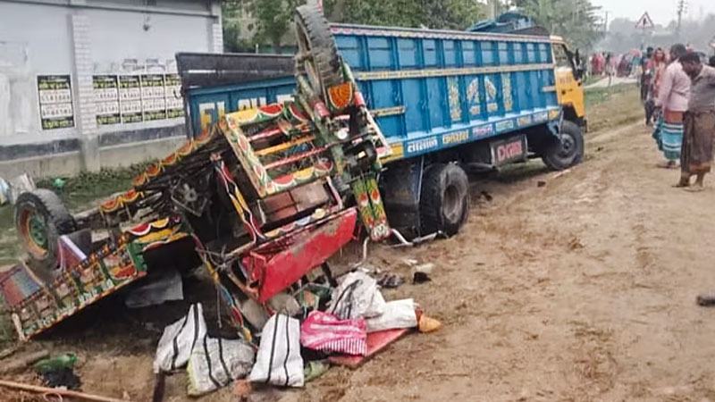 বগুড়ায় ট্রাকের ধাক্কায় নিহত ২, আহত ২১