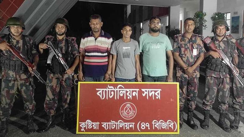 ভারতে পালানোর সময় সাবেক এমপির দুই সহযোগী বিজিবির হাতে আটক