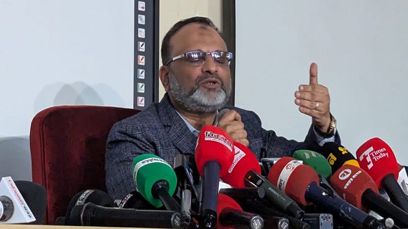 দায়িত্ব থেকে সরে দাঁড়াতে চান ঢাবি উপাচার্য