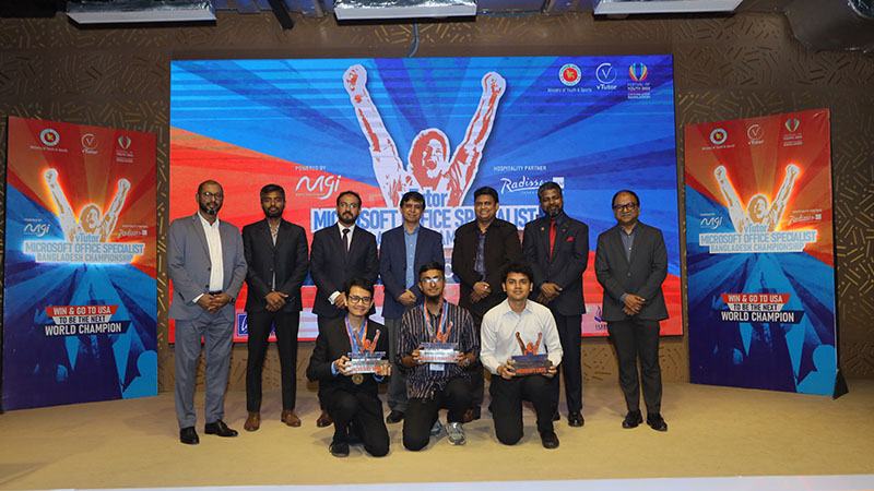 ভিটিউটর মাইক্রোসফট ন্যাশনাল জিতে যুক্তরাষ্ট্রে যাচ্ছেন ৩ শিক্ষার্থী