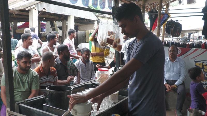 বাগেরহাটে চা দোকানির এক মাসের বিদ্যুৎ বিল ৩ লক্ষাধিক টাকা!