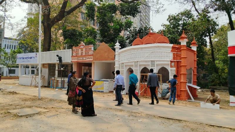 বইমেলা: সোহরাওয়ার্দী উদ্যান ও বাংলা একাডেমি প্রাঙ্গণে চলছে শেষ মুহূর্তের প্রস্তুতি