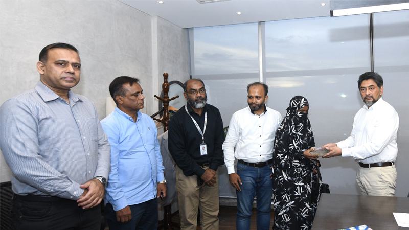 আশুলিয়ায় কারখানায় অগ্নিকাণ্ডে নিহত চার জনের পরিবারকে আর্থিক সহায়তা প্রদান