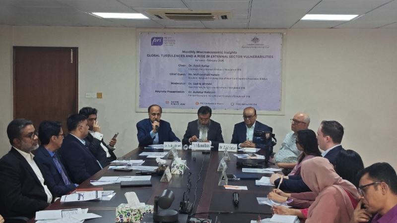 রফতানি প্রবৃদ্ধি ইতিবাচক হওয়ার কোনো পূর্বাভাস নেই: মোহাম্মদ হাতেম