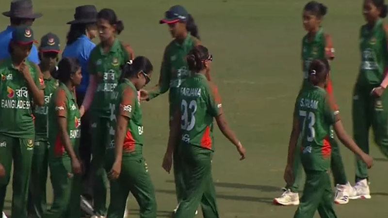 ত্রিদেশীয় টি-টোয়েন্টি সিরিজে রানার্স-আপ বাংলাদেশ অনূর্ধ্ব-১৯ নারী ক্রিকেট দল