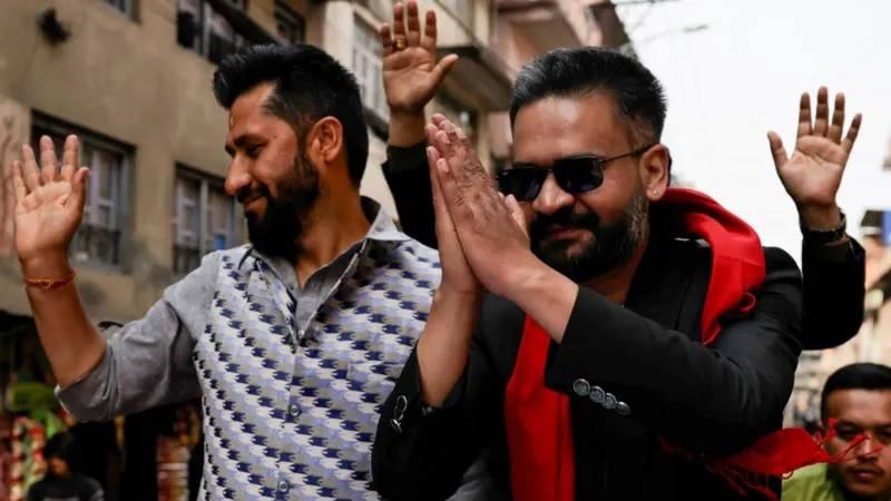 বাংলাদেশে ধাক্কা খেলেও যেভাবে নেপালে সফল জেন-জি আন্দোলন