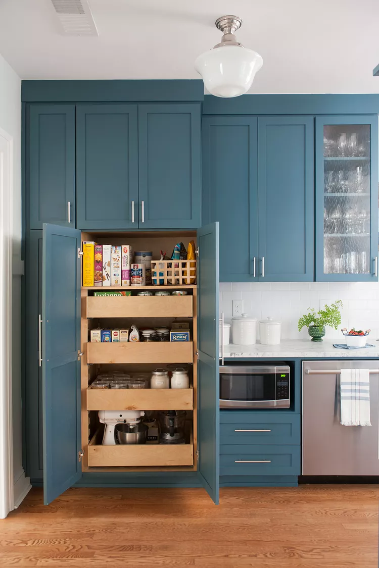 blue-cabinets-kitchen-pantry-103292142-c74ff1d7e5f0456d9032b27576a5ecb9