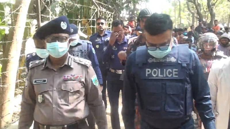 চাঁপাইনবাবগঞ্জে বোমা বিস্ফোরণের ঘটনায় মামলা, গ্রেফতার আরো ২