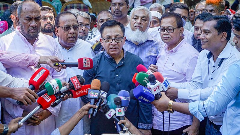 চা শ্রমিকদের জীবনমান উন্নয়ন ও চা শিল্পকে লাভজনক করতে কাজ করছে সরকার: বাণিজ্যমন্ত্রী