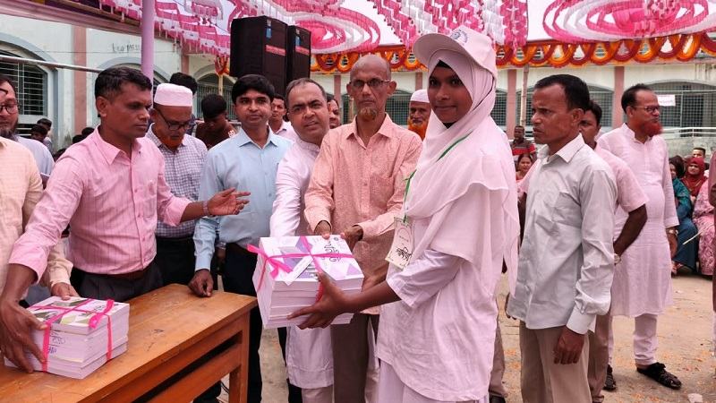 নেছার উদ্দিন তালুকদার উচ্চ মাধ্যমিক বিদ্যালয়ে নবীন বরণ ও বই বিতরণ