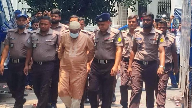 আবু সাঈদ হত্যা মামলায় দণ্ডিত বেরোবির সাবেক ভিসি কারাগারে
