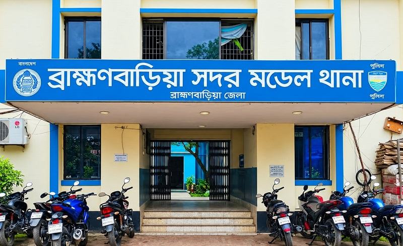 ব্রাহ্মণবাড়িয়ায় কিশোর গ্যাংবিরোধী অভিযানে আটক ৪২