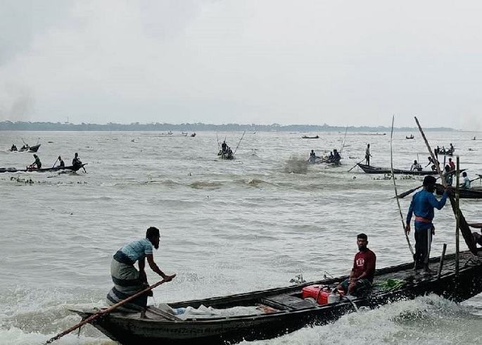 জেলেদের হাতে ১০ দিনেও পৌঁছায়নি খাদ্য সহায়তা