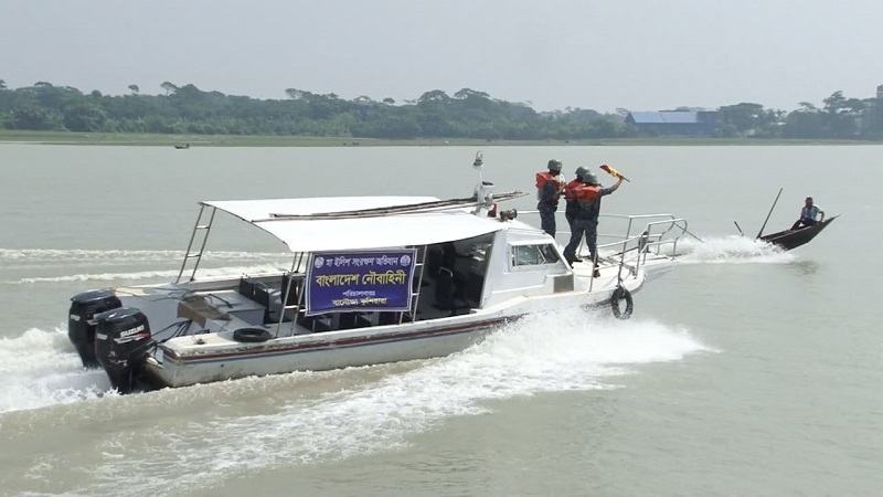 বরিশালে নৌবাহিনীর অভিযানে ৩০ লাখ মিটারের বেশি অবৈধ জাল জব্দ