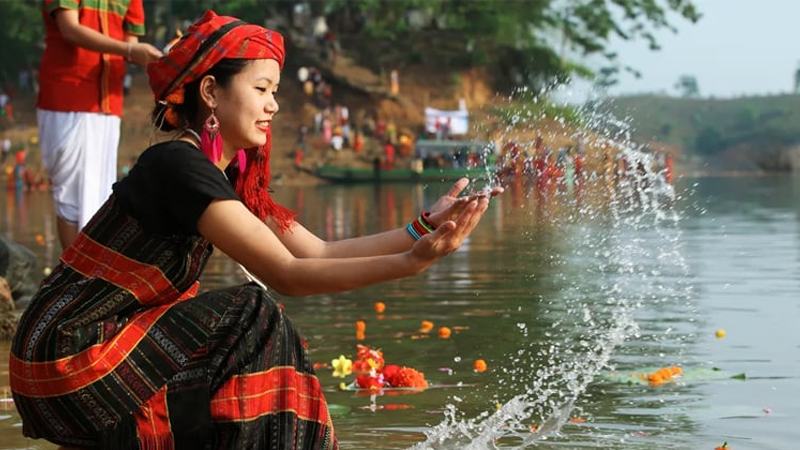 পাহাড়ে নববর্ষ ও চৈত্র সংক্রান্তির সাতরঙা উৎসব