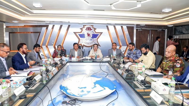 বিমানবন্দরের নিরাপত্তা জোরদার ও যাত্রীসেবা বাড়ানোর নির্দেশ বেসামরিক বিমান পরিবহন মন্ত্রীর