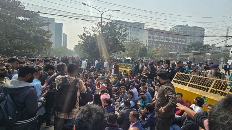 পোস্টাল ব্যালটে পক্ষপাতের অভিযোগসহ ৩ ইস্যুতে ইসির সামনে ছাত্রদলের অবস্থান