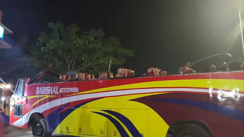 ছাদ উড়ে যাওয়া বাসের রেজিস্ট্রেশন স্থগিত