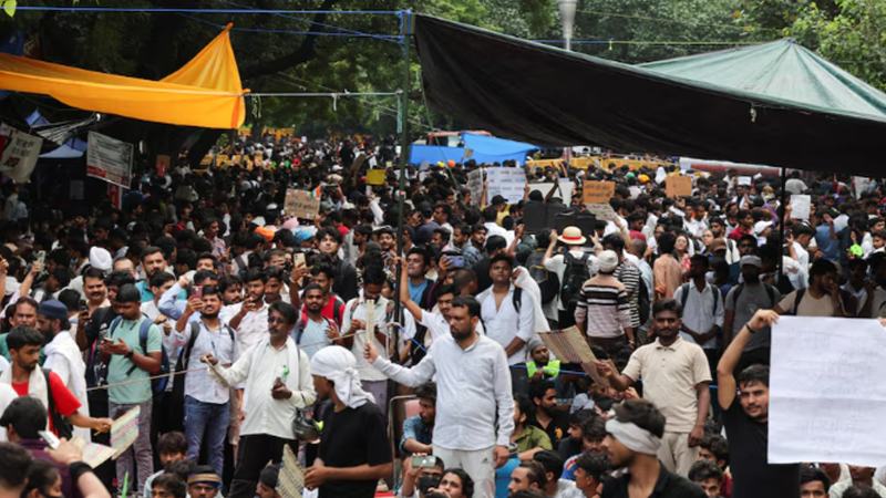 ‘আপনারা যা-ই করুন না কেন, মানুষ যন্তর মন্তরে আসতেই থাকবে’