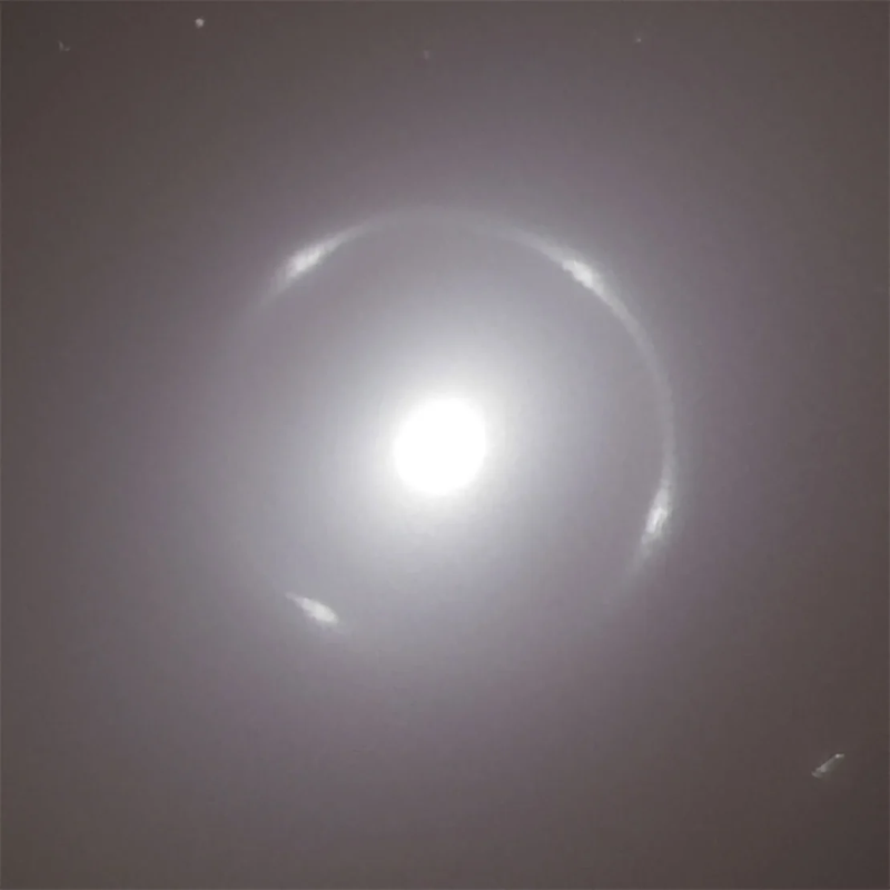 close-up-of-the-einstein-ring-around-galaxy-ngc-6505