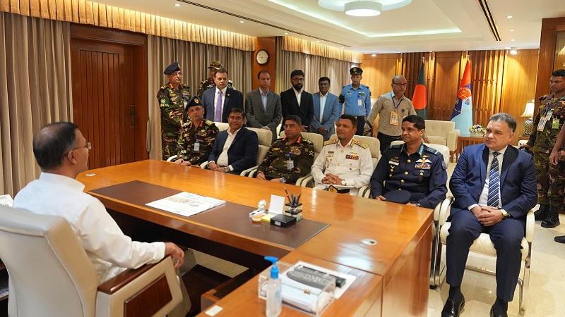 প্রথমবারের মতো সশস্ত্র বাহিনী বিভাগে অফিস করলেন প্রধানমন্ত্রী তারেক রহমান