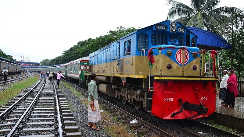 খুলনায় ট্রেনের ধাক্কায় সাড়ে তিন ঘণ্টার ব্যবধানে দুজনের মৃত্যু