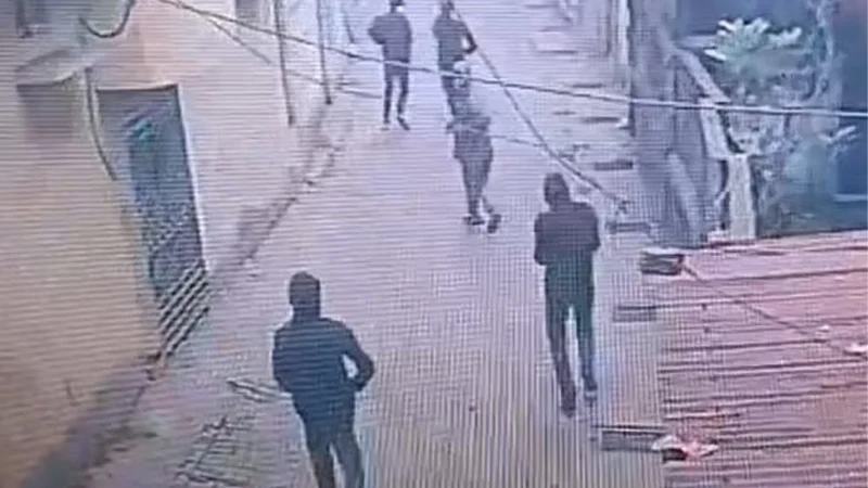 চট্টগ্রামে শীর্ষ ব্যবসায়ীর বাড়ি লক্ষ্য করে গুলি, চাঁদা দাবির অভিযোগ