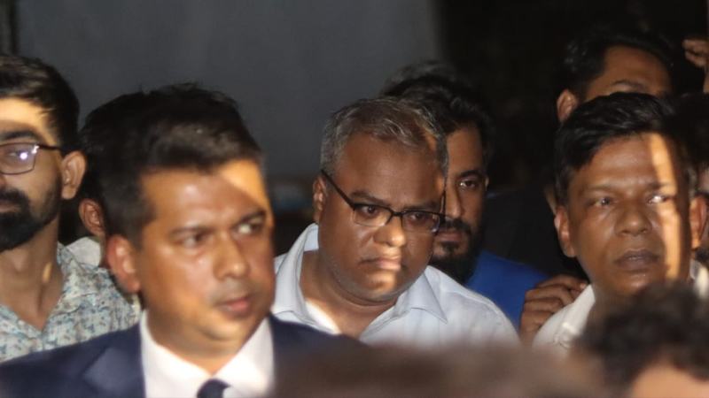 ২৯ ঘণ্টা অবরুদ্ধ থাকার পর চুয়েট উপাচার্যকে উদ্ধার