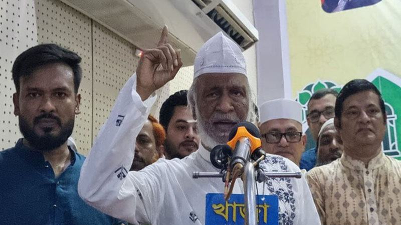 বাংলাদেশের মানুষ ধর্মপ্রাণ তবে ধর্মান্ধ নয়