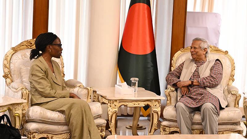 আ. লীগকে নিষিদ্ধের পরিকল্পনা নেই, পেছাবে না নির্বাচন: প্রধান উপদেষ্টা